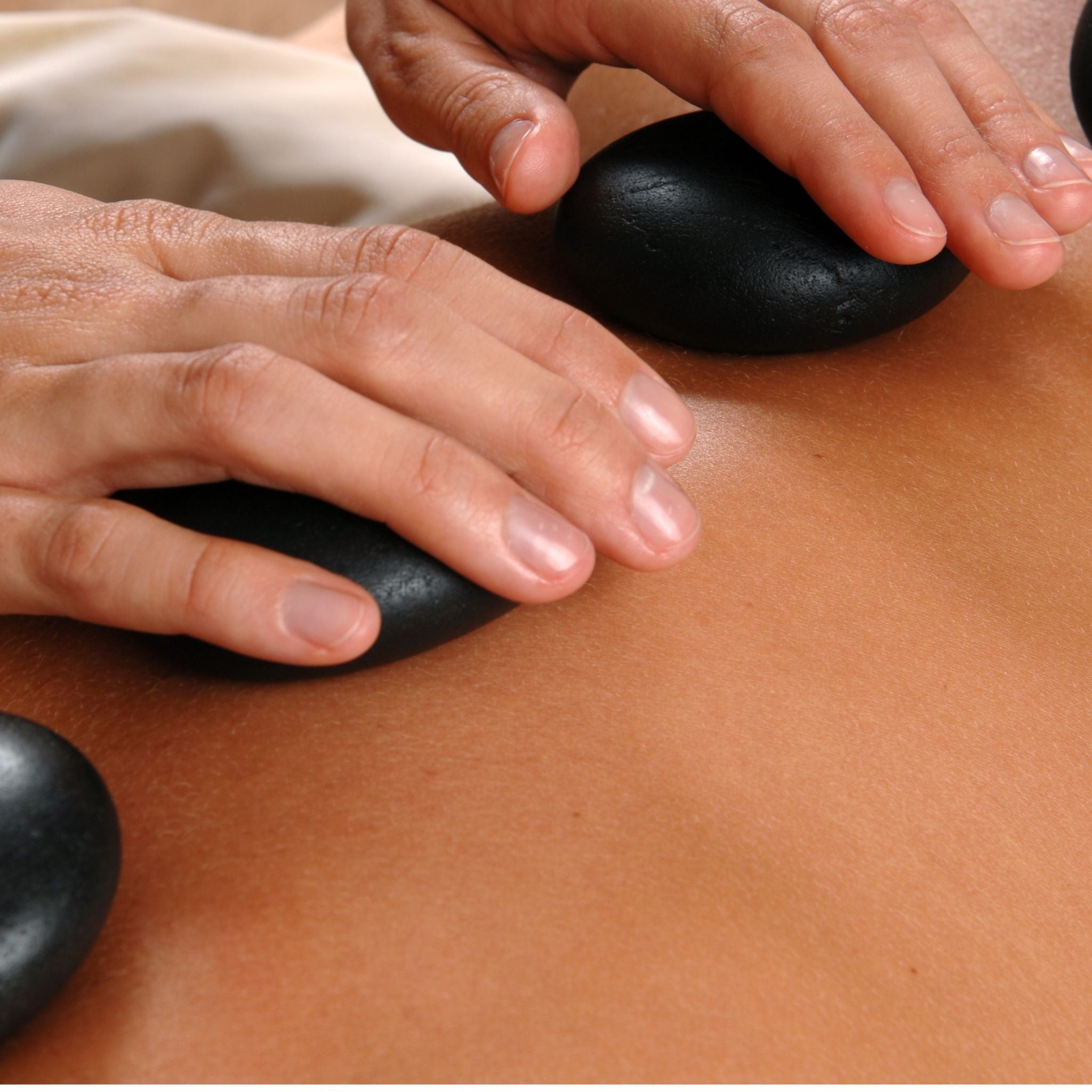 Massagem com Pedras Quentes